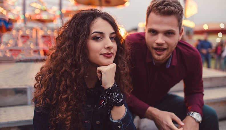 19 Signs She Is Pretending to Love You: Don't Ignore These